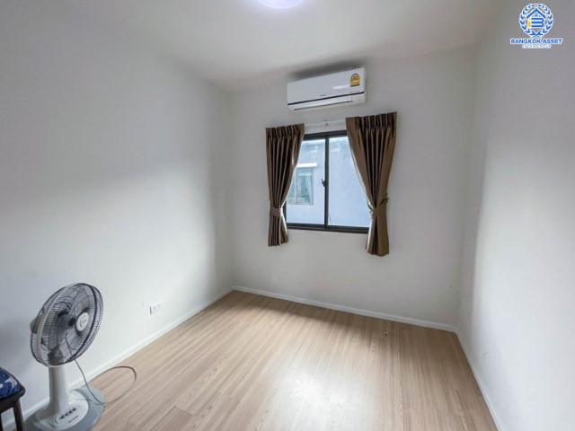 *****ทาวน์เฮ้าส์มือสองย่านนนทบุรี ม.พลีโน่ บางใหญ่ คุณภาพระดับ AP บนเนื้อที่ 18 ตร.ว. ฟังก์ชัน 3 ห้องนอน 2 ห้องน้ำ 1 ที่จอดรถ บ้านสวย หน้าบ้านไม่ชนใคร ราคาพิเศษ! ใกล้จุดขึ้นทางด่วน "ศรีรัช" และรถไฟฟ้าสายสีม่วง "สถานีคลองบางไผ่"